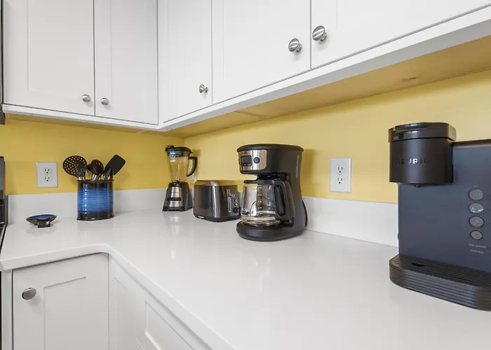 Tropical Winds 502 Holiday home